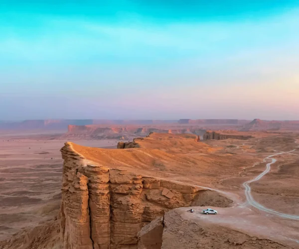 Edge of the world: The Jebel Fihrayn, Riyadh